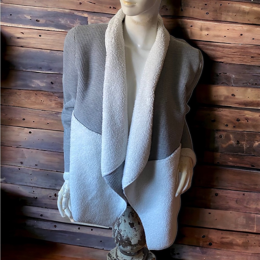 ❄️ 50% off winter Splendid gray Sherpa waffle knit long sleeve jacket top M